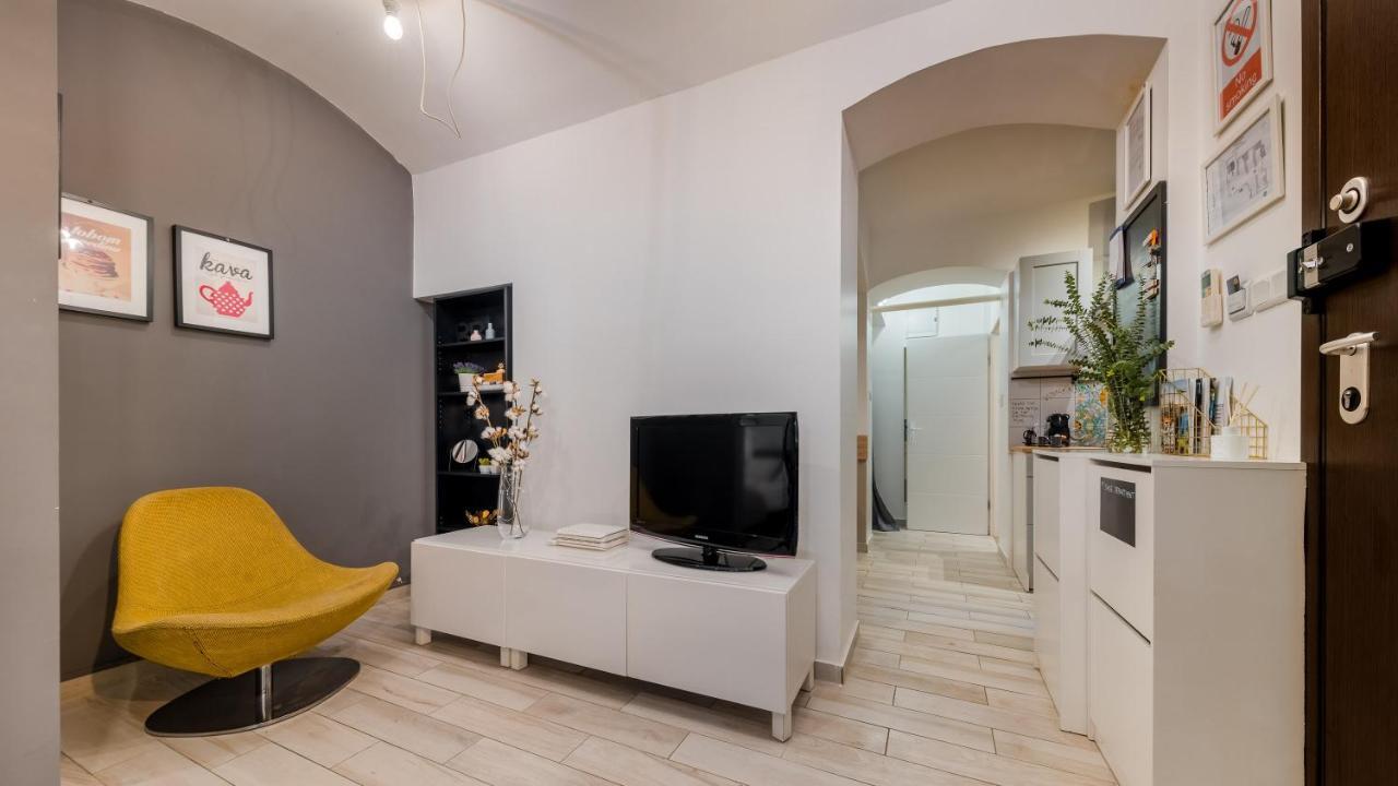 Apartments Santini Загреб Экстерьер фото